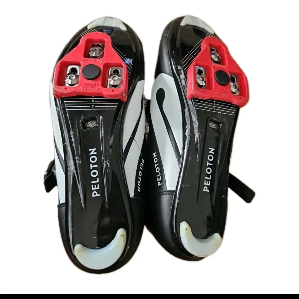 Peloton Unisex Black And Red Indoor Outdoor Cycling Clip In Shoe 40